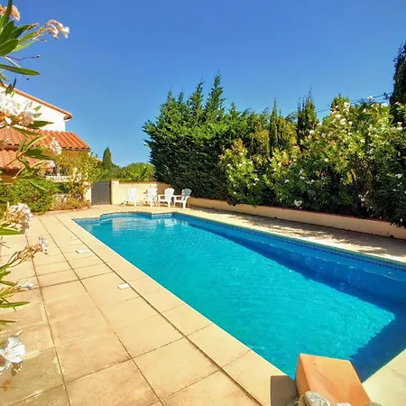 With Great Pool * Laroque-des-Albères